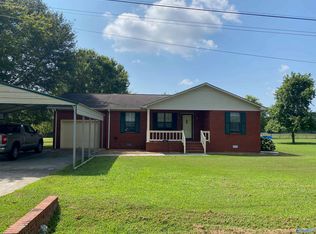 90 Collins St, Woodville, AL 35776