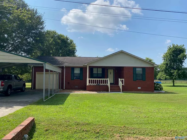 90 Collins St, Woodville, AL 35776