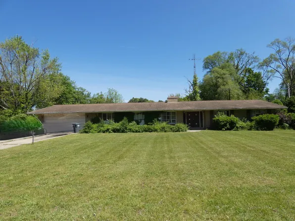 301 Fisk Rd, Benton Harbor, MI 49022