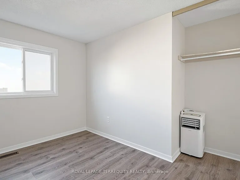 7 Yorkville Ct — Photo 29
