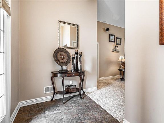 3rd image of 6257 Lara Ln