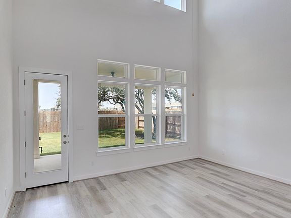 3rd image of 272 Christi Ct