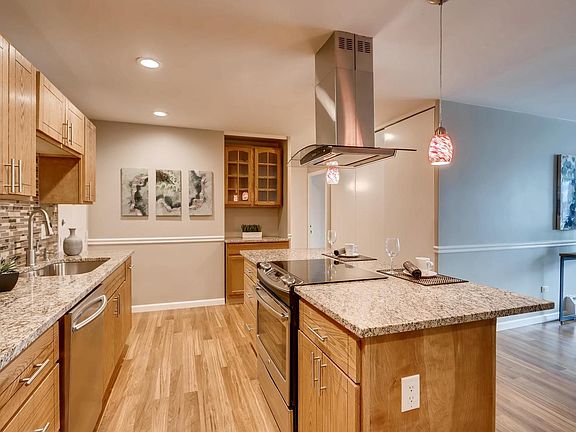 5th image of 1111 N Ash St Unit 604