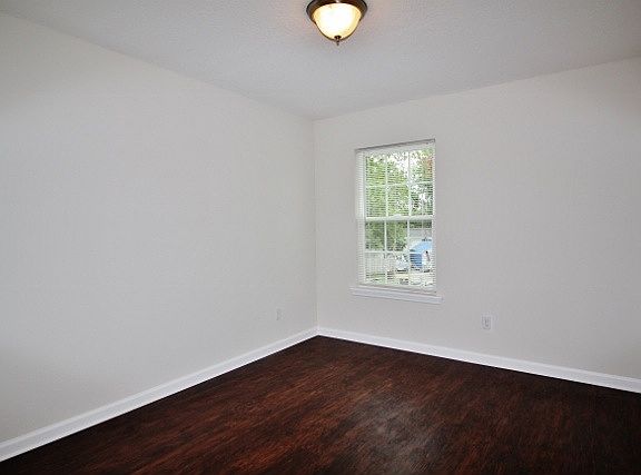 3rd image of 1341 Ottawa Ave
