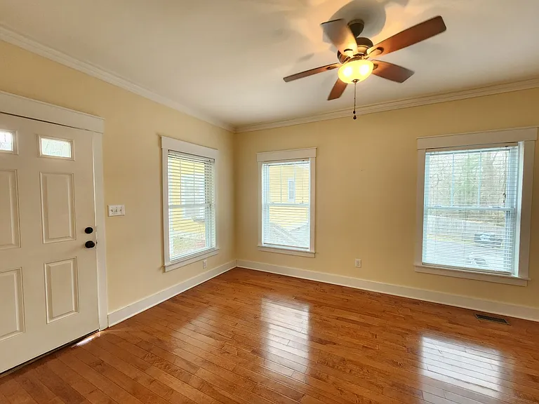 129 Aurora Dr #5 — Photo 4