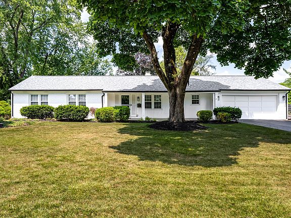 2nd image of 3915 Mountview Rd