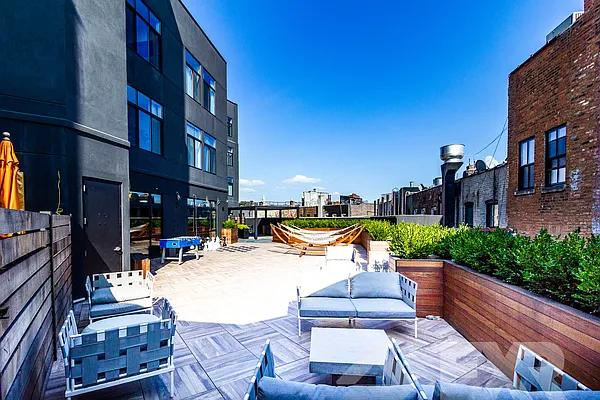 Rented by EXR | media 97