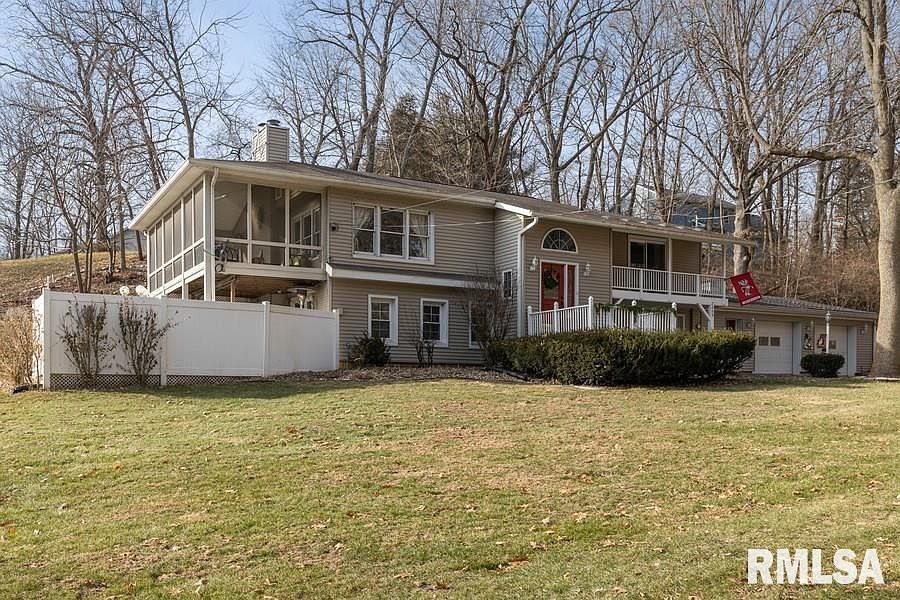 1st image of 2609 Woodland Dr