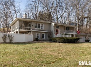 2609 Woodland Dr, Le Claire, IA 52753