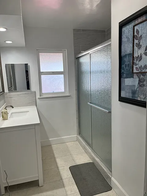 4 bed, 2015 sqft, $950 — Photo 3