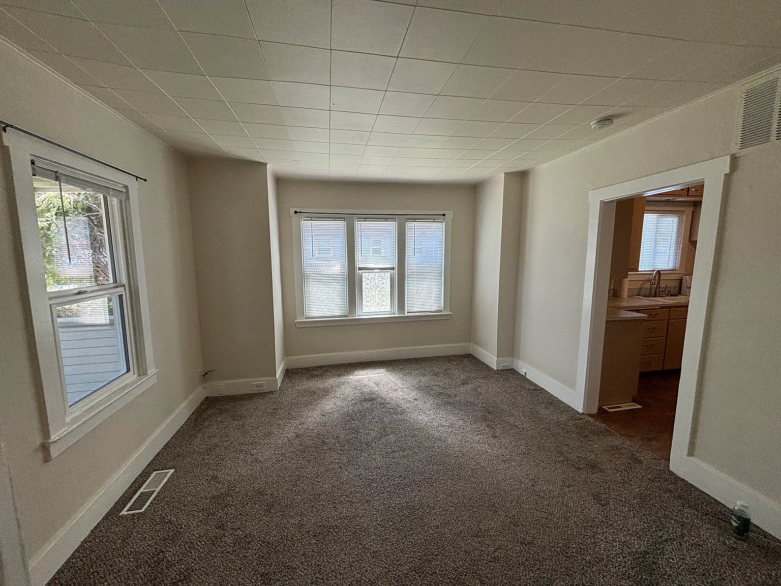 2 bed, 925 sqft, $1,350 — Photo 3