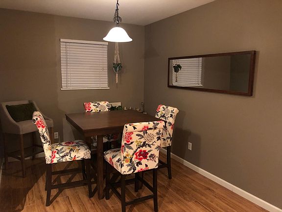 3rd image of 1508 E Clairmont Pl