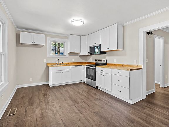 5th image of 305 Kay St