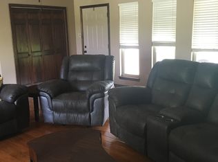 1302 Racetrack Rd, Benton, AR 72019