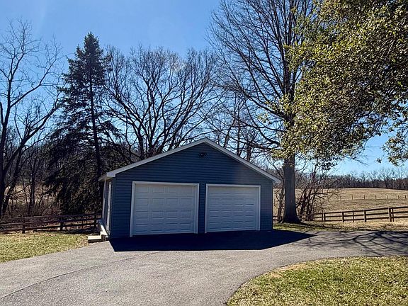 4th image of 17700 Barnesville Rd