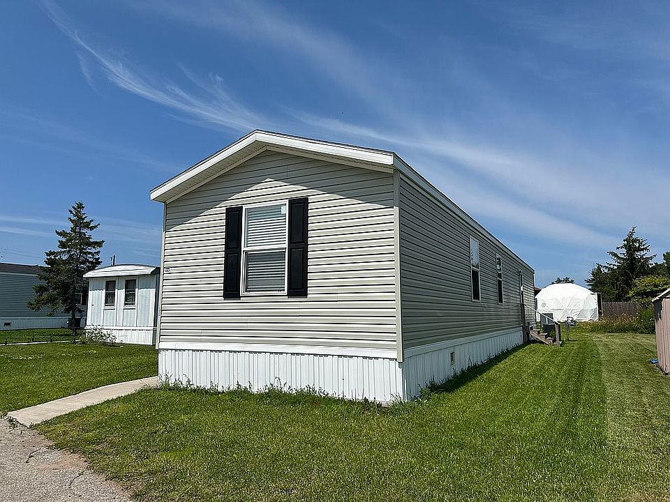 1st image of 117 Bluewater Dr
