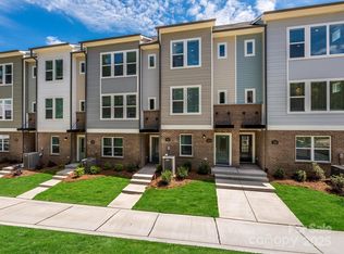 1120 Bismuth Ln, Charlotte, NC 28211