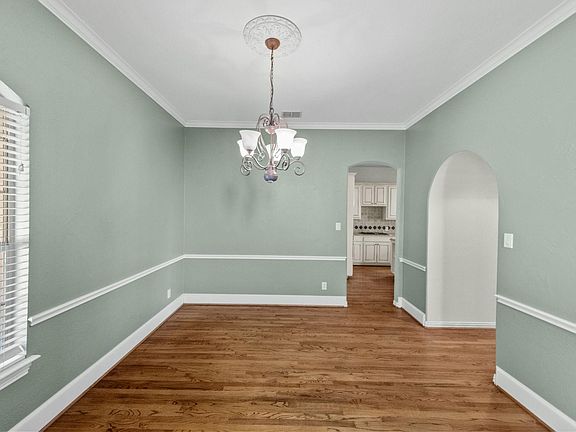 5th image of 2205 Frio Dr