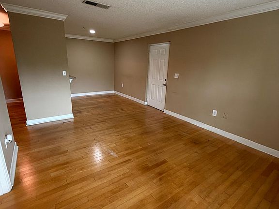 2nd image of 2013 Dixie Belle Dr APT D
