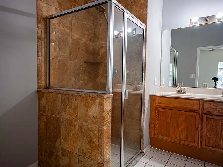 716 Lucy Ct — Photo 13