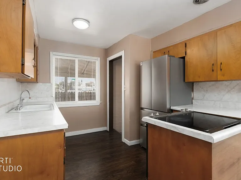233 W Mesquite Blvd #HOUSE — Photo 5