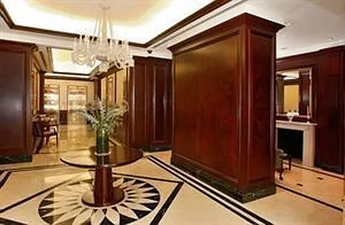 Rented by Beekman Regent Leasing 