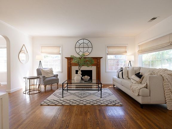 3rd image of 6 Bayswater Ave