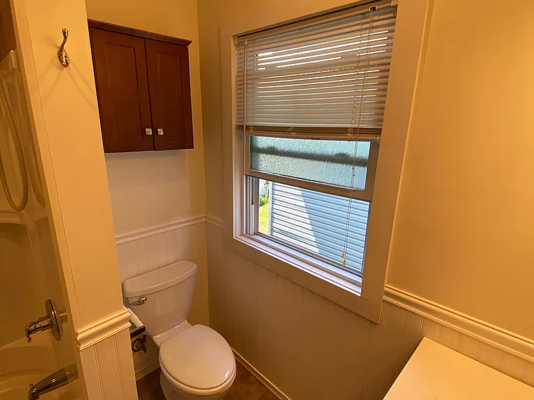 536 Midland St #536 — Photo 8