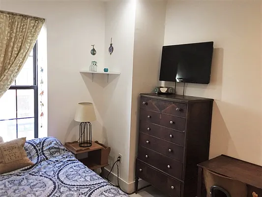 Rented by EXR | media 22