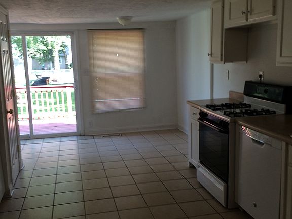 3rd image of 470 E Brandeis Ave