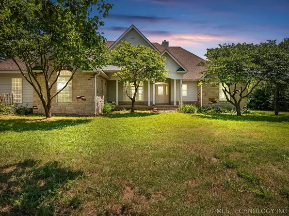 5835 S 429th Rd, Chouteau, OK 74337
