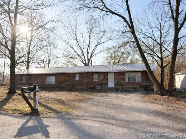 2109 S Johnstone Ave, Bartlesville, OK 74003