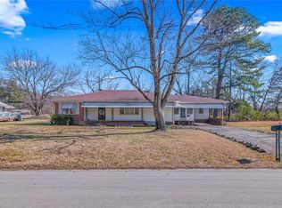 119 Johnson Ave, Wakefield, VA 23888