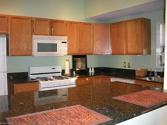 4th image of 11024 Detroit Ave APT 4