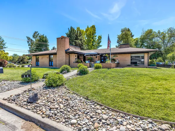 11 Rachel Dr, Central Pt, OR 97502