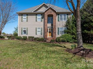 962 Huntington Hills Dr, Lincolnton, NC 28092