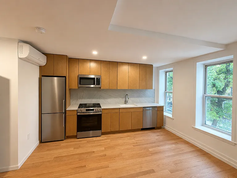 237 Madison St #1 — Photo 1