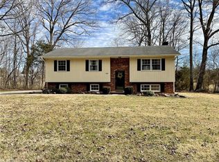 135 Cedar Forest Ln, Mocksville, NC 27028
