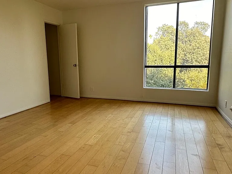 65 N Allen Ave #302 — Photo 15