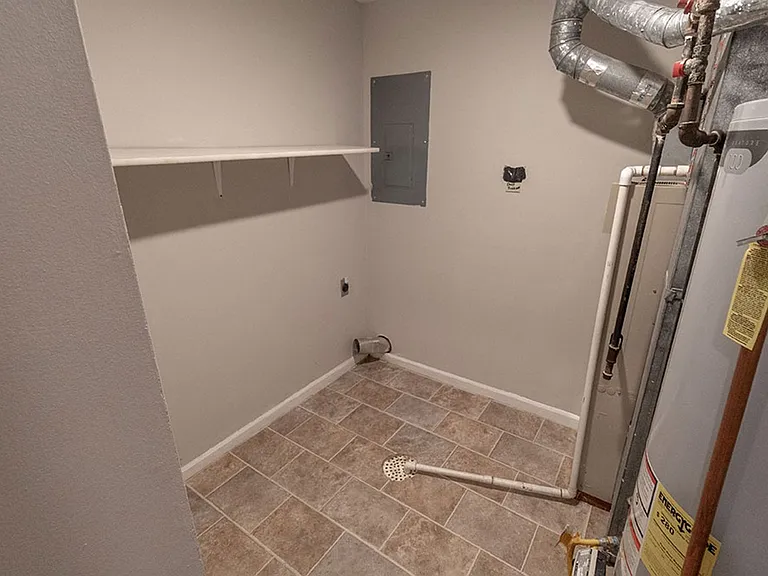 3602 Hermitage Rd — Photo 10