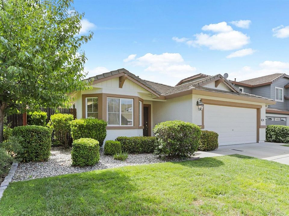 1st image of 208 Scepter Ct