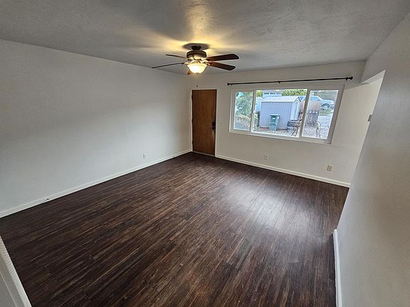 4th image of 2813 Hemlock Ave