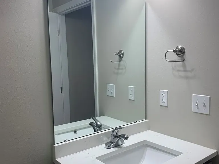 121-127 Stone Ct — Photo 20