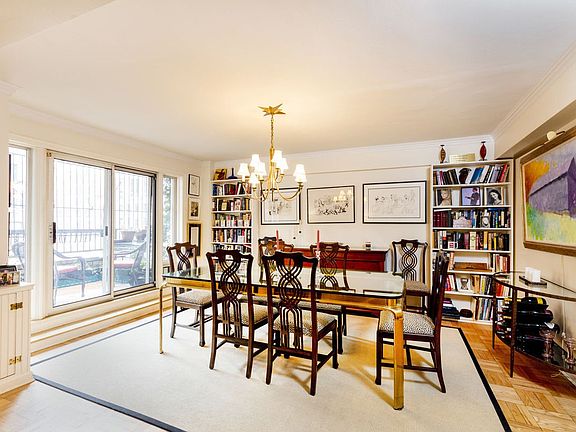 3rd image of 1381 Avenue Of The Amer #16C