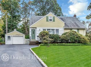 1034 Southern Dr, Franklin Square, NY 11010