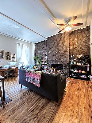 4th image of 414 W 22nd St APT 13