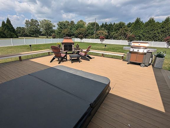 3rd image of 16414 Winding River Dr