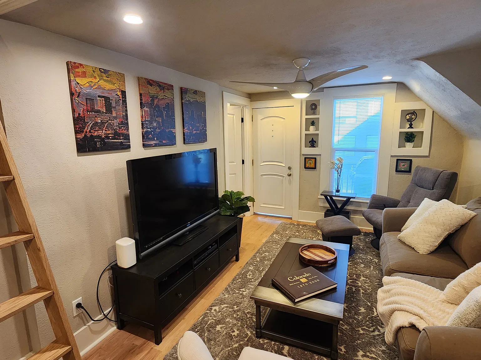 1 bed, 1.5 bath, 700 sqft, $2,295 — Photo 4