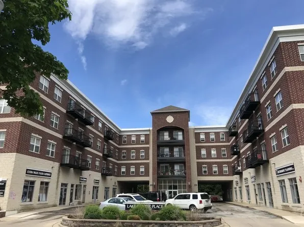 10 N Lake St APT 316, Grayslake, IL 60030