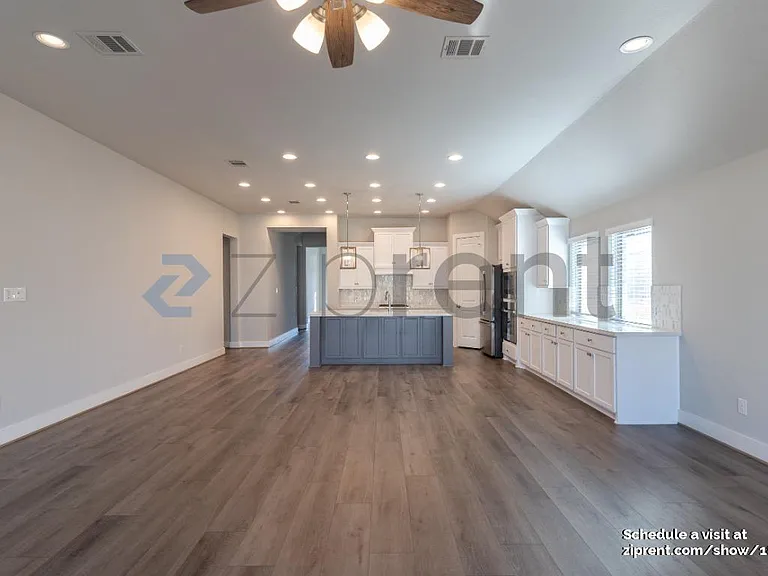 256 Eagle Ford Dr — Photo 4